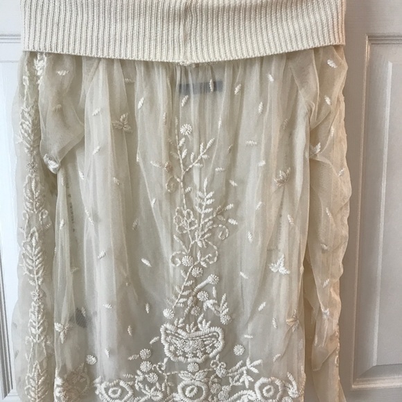 Off the shoulder lace top. Made in Italy - Picture 6 of 7